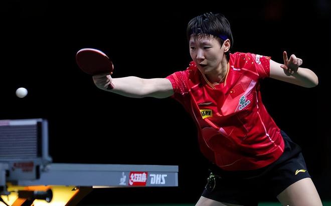 足坛狂欢一夜！欧冠7冠王3-2大逆转登顶意甲，红魔4-1大胜中资球队升第6