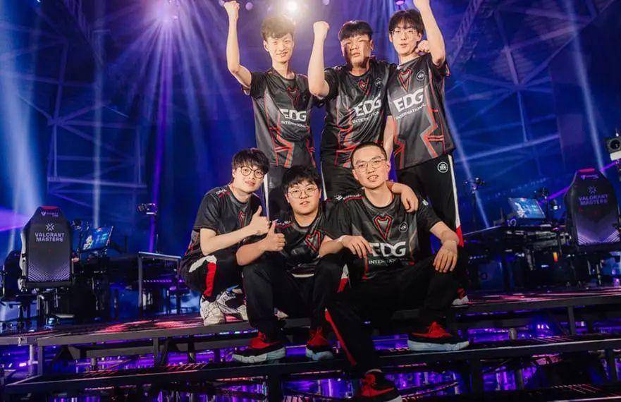 队再次以全 队再次以全